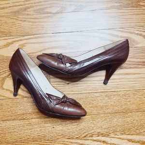 Vintage Ferragamo "Tula Gem" Brown Leather Closed Toe Bow & Pleat Accent Pumps